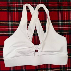Fabletics Oasis Twist-Front Sports Bra